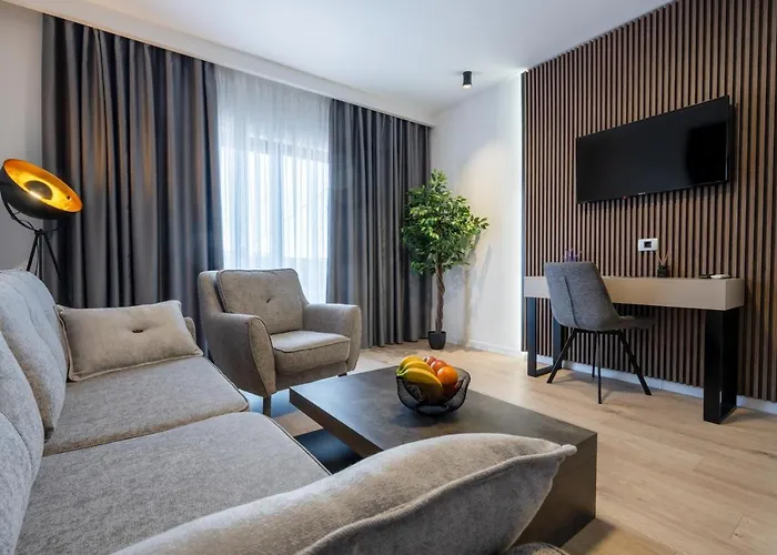 Golden Pensión Neum