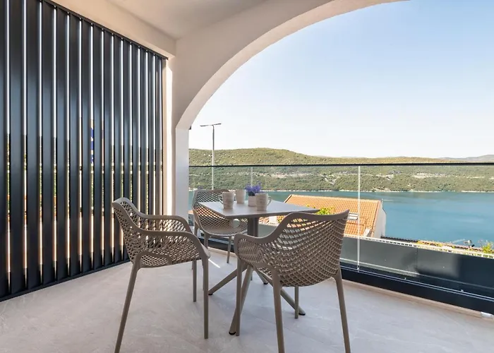 Golden 招待所 内乌姆